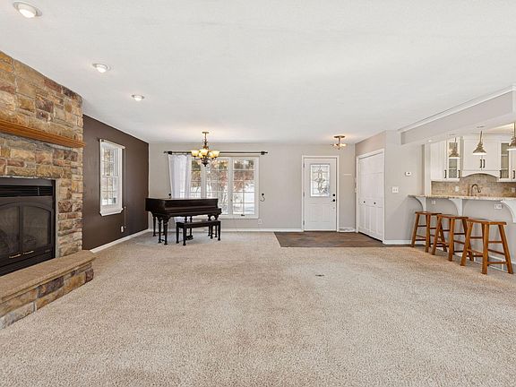 2nd image of 2024 Crosby Rd