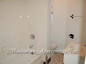 1st image of 164 1st Ave