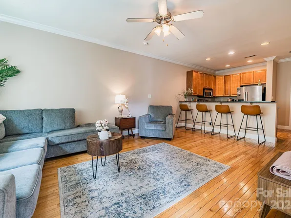 125 S Lexington Ave #203, Asheville, NC 28801