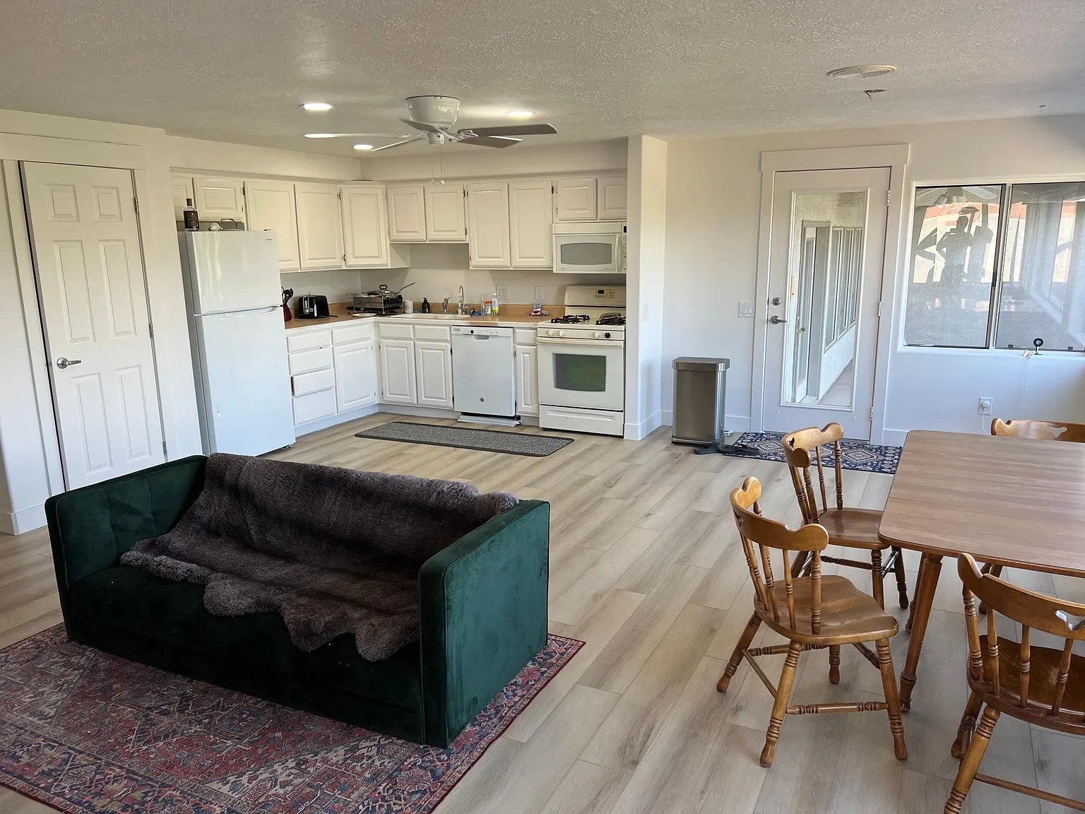 989 E Summit Ridge Dr — Photo 3