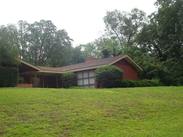 647 Herring Dr, Macon, GA 31204