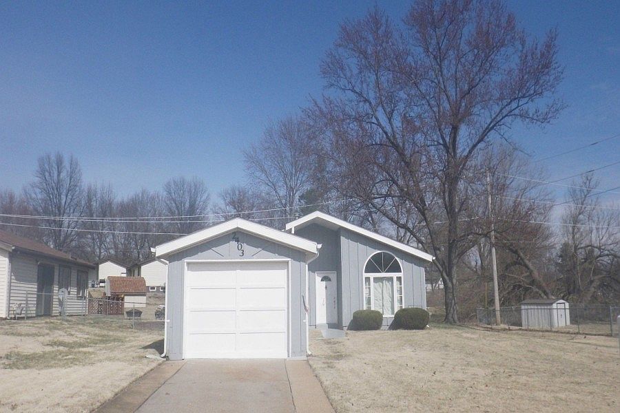 1st image of 2403 Blue Heron Dr