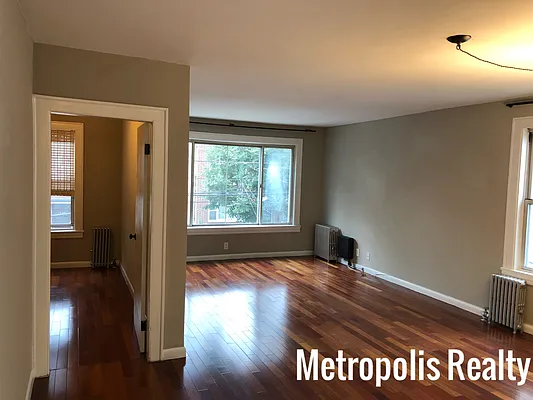 Rented by Metropolis International Realty Inc. | media 2