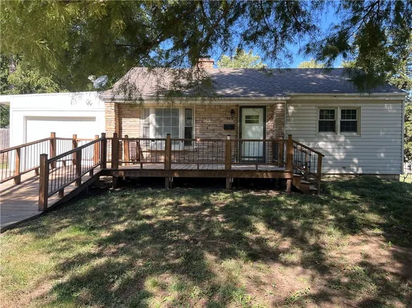 8616 E 53rd Ter, Kansas City, MO 64129