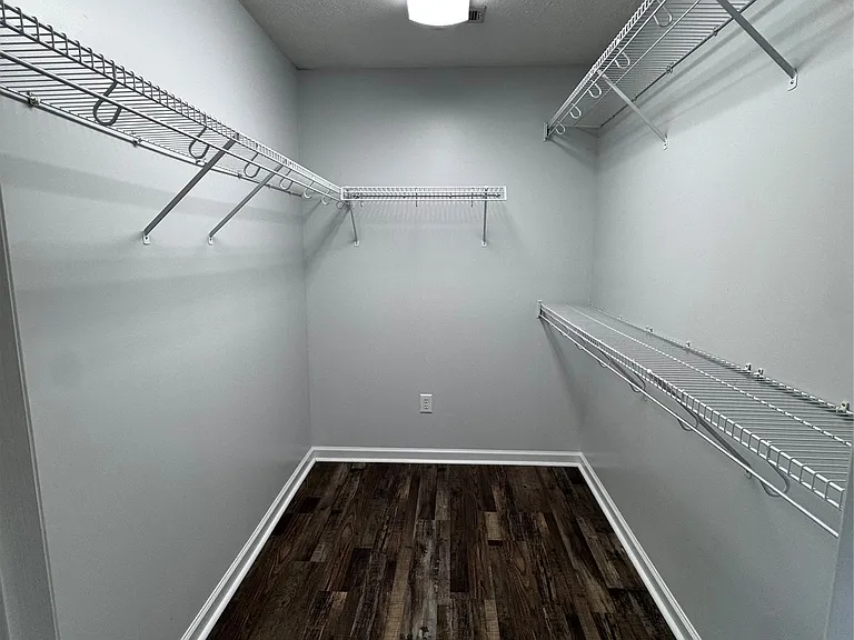 1801 Young Pointe Blvd — Photo 12