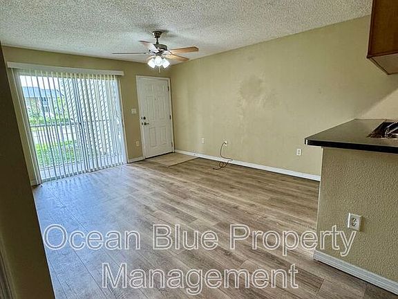 2nd image of 220 Lake Parsons Grn Unit 102