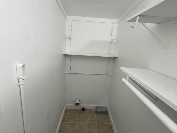 1401 Lynn Rd