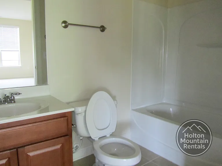 194-3B Azor Ct — Photo 6