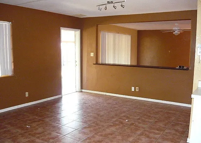 3625 W Ocotillo Rd — Photo 2