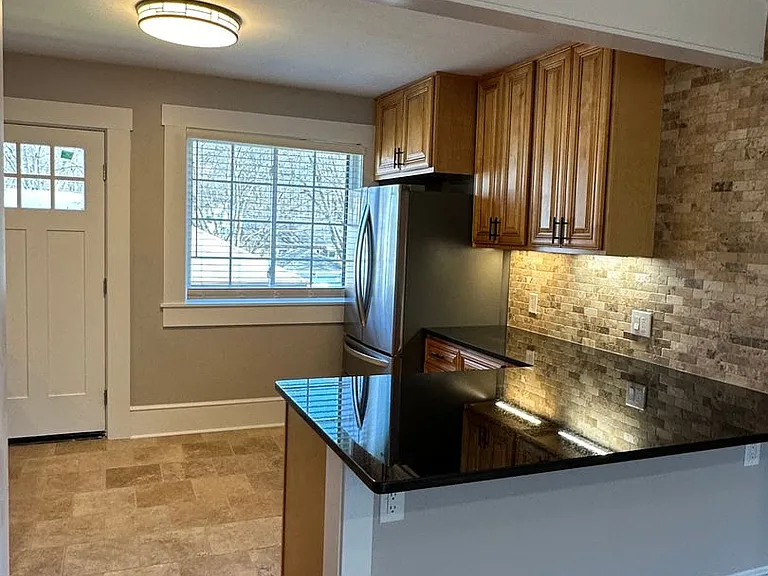 2754 Indianola Ave — Photo 8