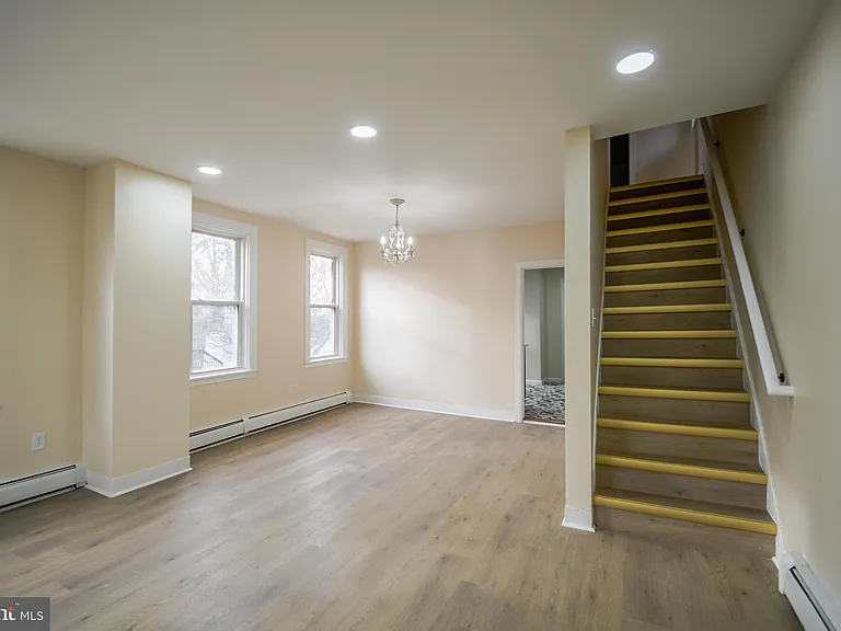 3817 Dennison Ave — Photo 5