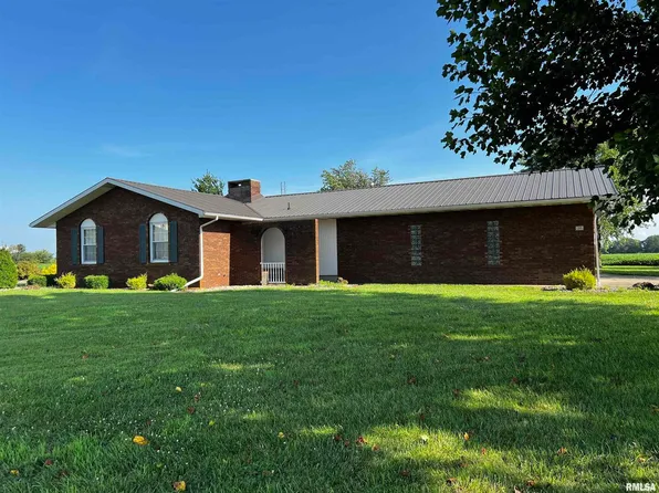 210 W 5th St, Saint Peter, IL 62880