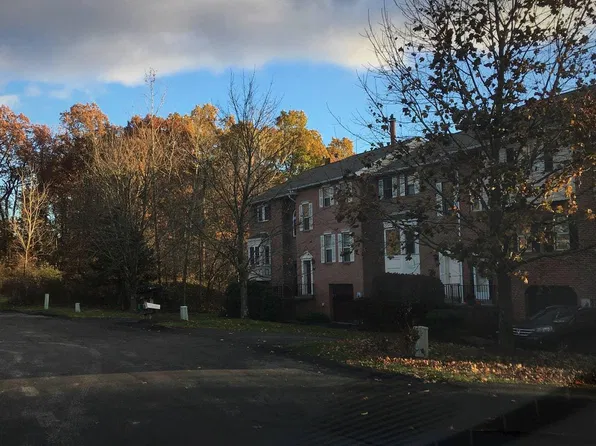 246 Falls Village Rd, Pittsburgh, PA 15239