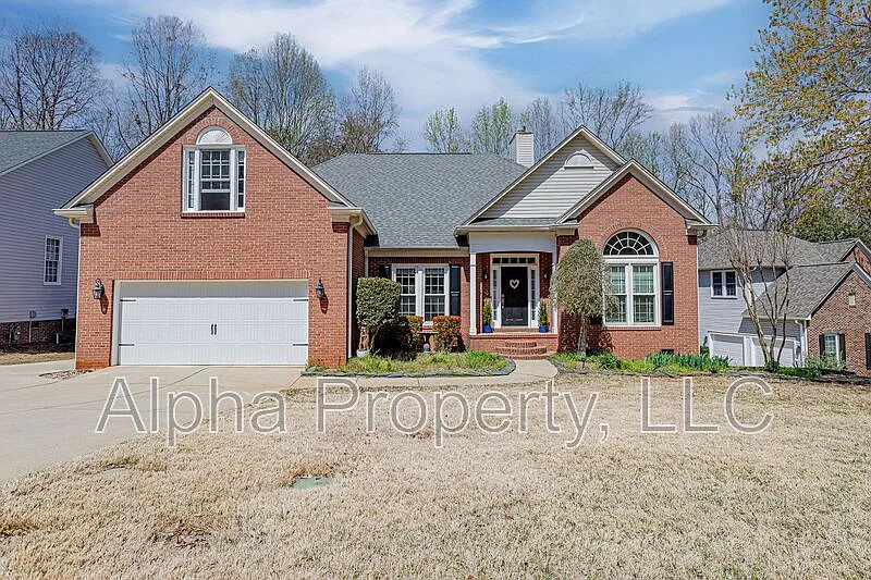 209 Birchleaf Ln