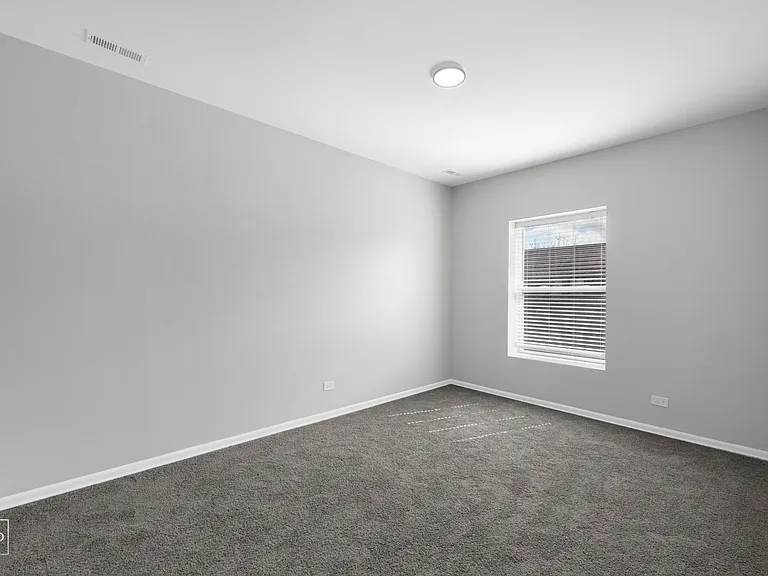 4750 S Calumet — Photo 8