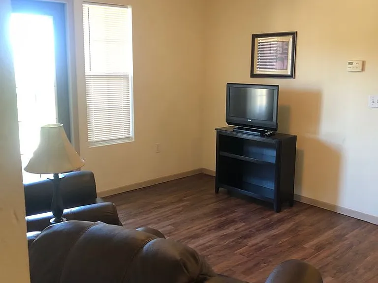 913 Westridge Dr #9 — Photo 2