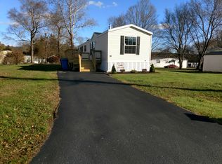 26 Erin Dr, Plainfield, CT 06374