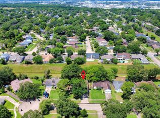 10602 Raydell Dr, Houston, TX 77031