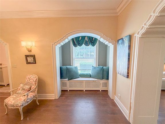 5th image of 5 Maywood Dr
