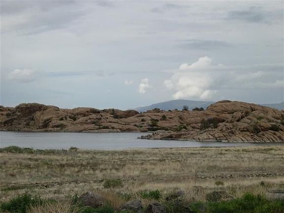 An easy walk to Willow Lake