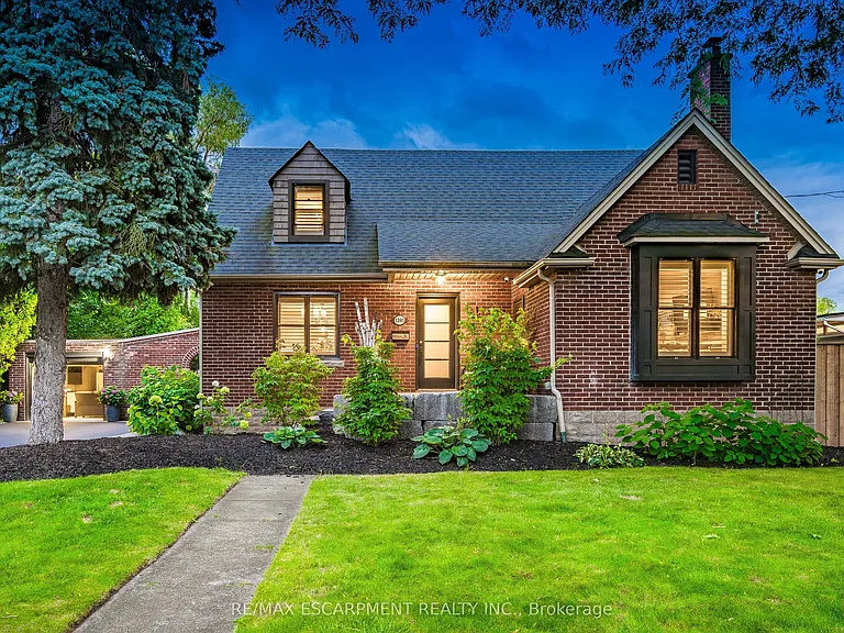 1390 Halifax Pl — Photo 2