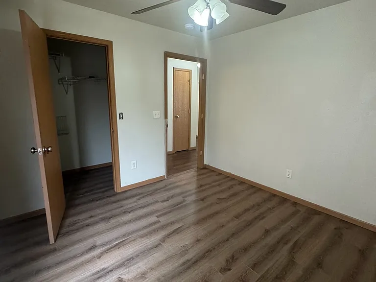 1413 W Hovey St #A — Photo 10
