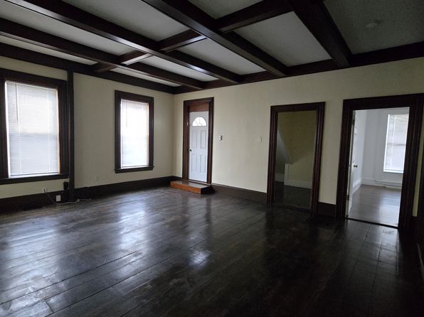 59 Oak St Floor 1