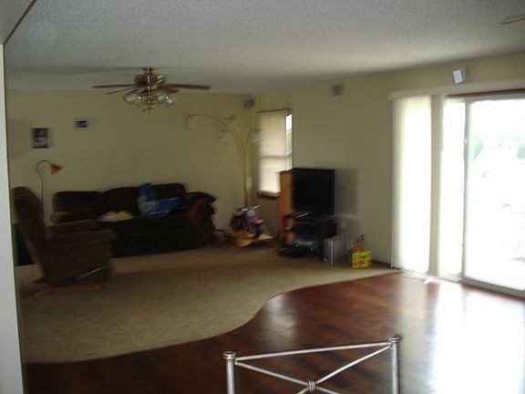 5th image of 209 Long Ave