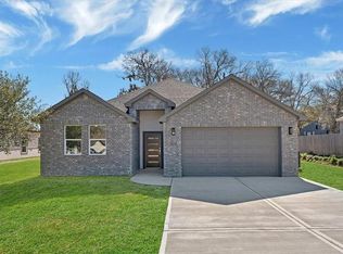 939 Lake View Dr, Montgomery, TX 77356