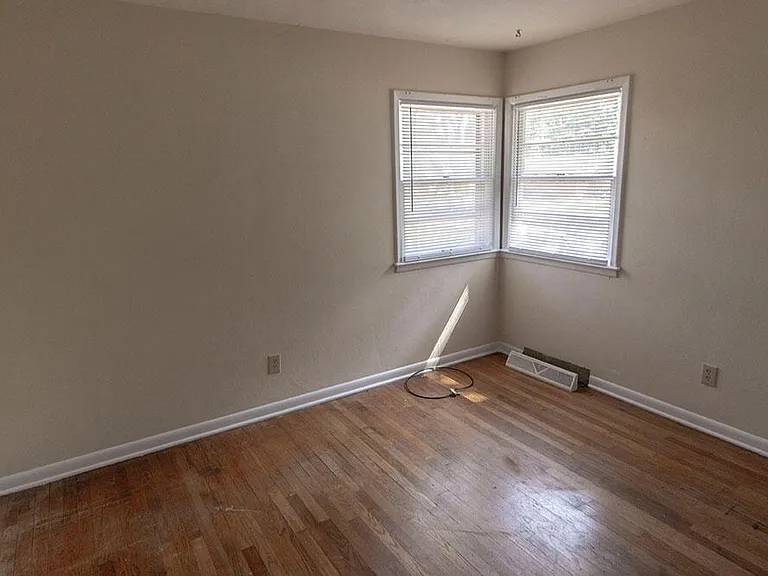 1003 Hardin St — Photo 3