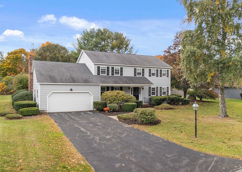 1st image of 7 Rose Glen Dr