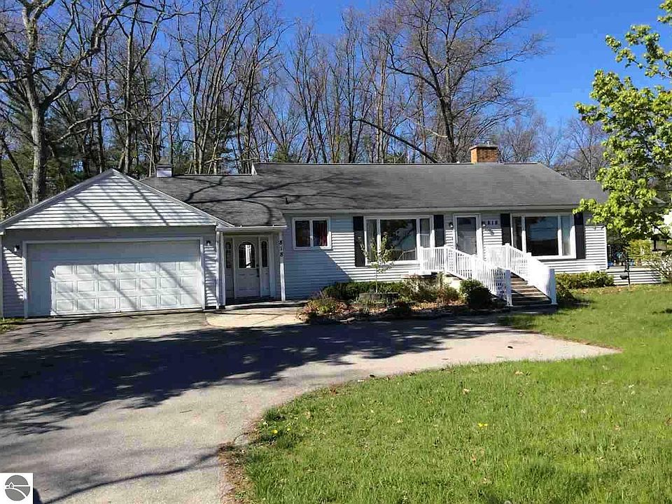 1st image of 818 Munson Ave