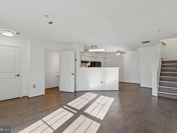 4th image of 1805 Chatfield Ter