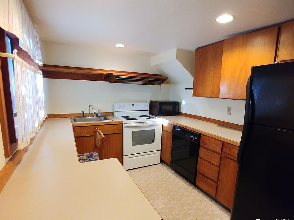 Cook's Kitchen with Lots of Counter Space