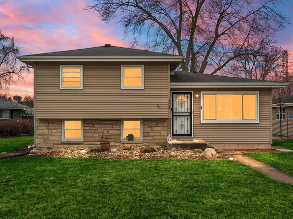 102 S Wilson St, Hobart, IN 46342