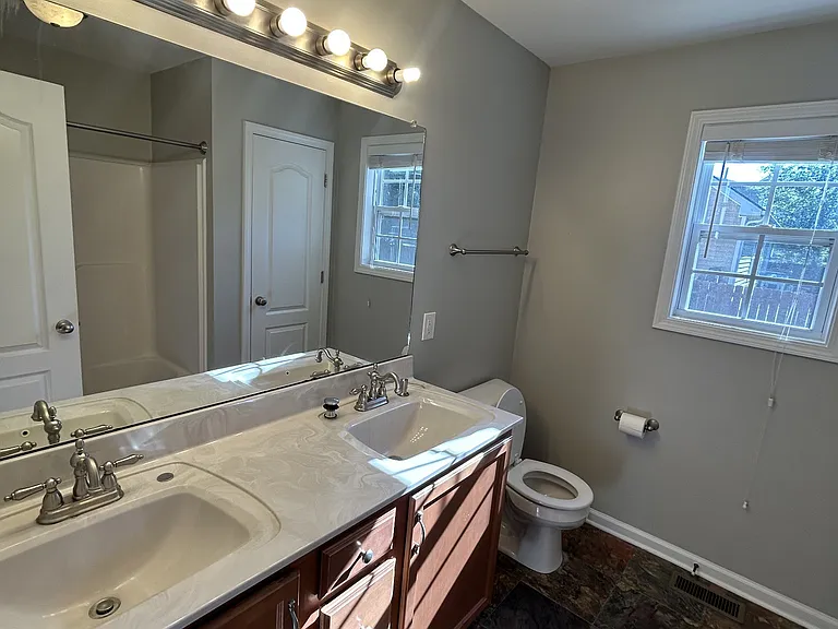 1340 Loren Cir — Photo 22