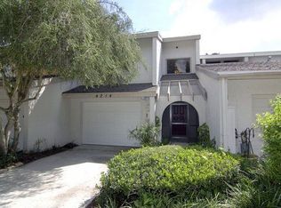 4214 Golf Club Ln, Tampa, FL 33618