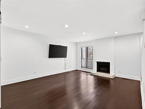 3rd image of 2226 Spring Walk Ct