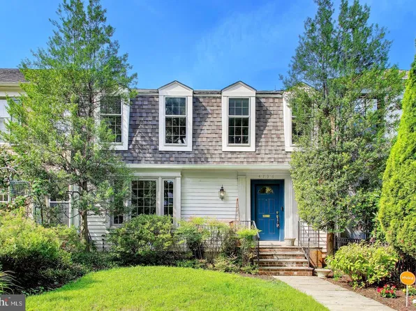 4736 Massachusetts Ave NW, Washington, DC 20016