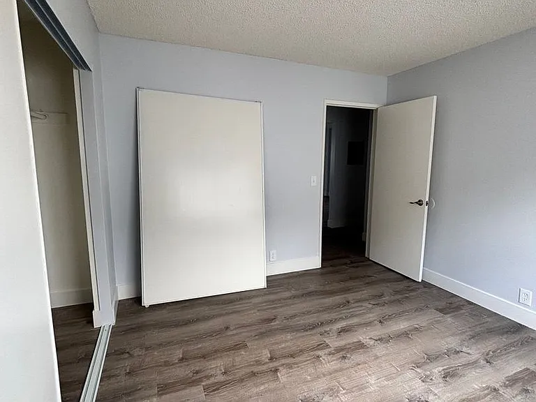 2649 Marengo St — Photo 56