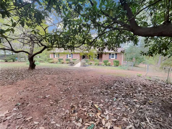 135 Darrell Davis Rd, Burlington, NC 27217