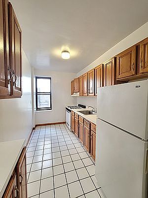2nd image of 738 W 187th St #5A