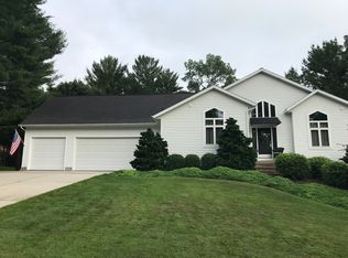2107 Geneva Ln, Muskegon, MI 49441