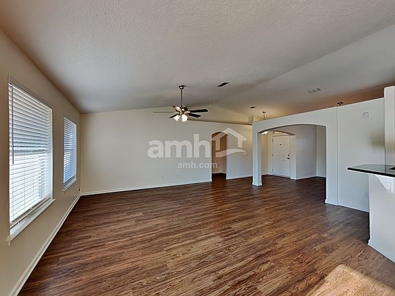 4th image of 985 Hyannis Port Dr
