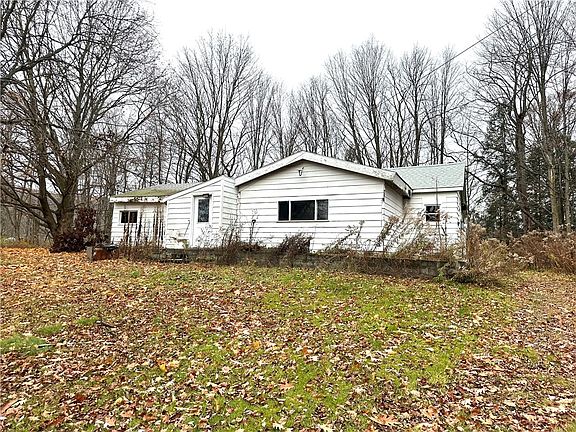 2nd image of 8975 Becker Rd