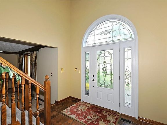 3rd image of 7194 Creekwood Ct