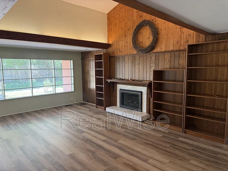 710 NW Midland Ave — Photo 11