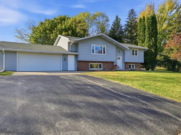 6837 Reuter LANE, West Bend, WI 53090
