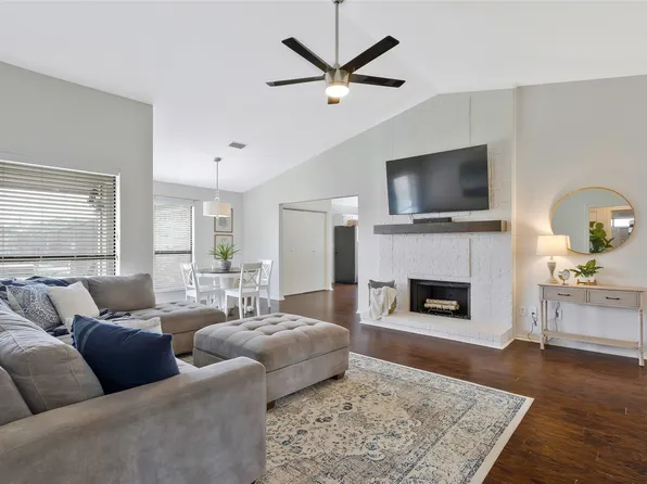 822 Blue Oak Dr, Lewisville, TX 75067