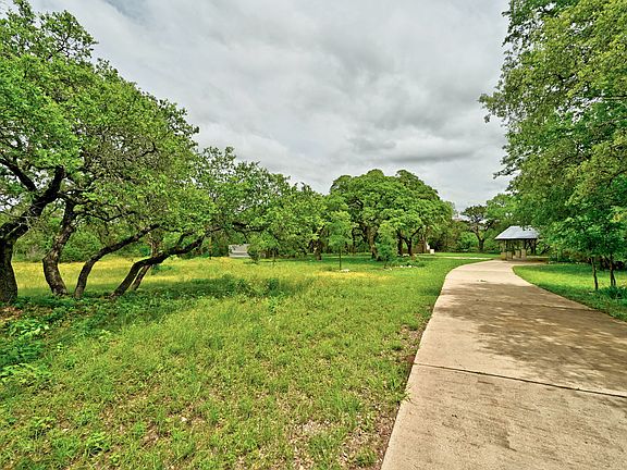 5th image of 10821 Crestview Dr